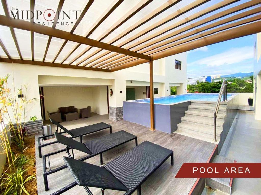 2 Bedroom Condo @ Midpoint Residences W/ City View Mandaue-stad Buitenkant foto